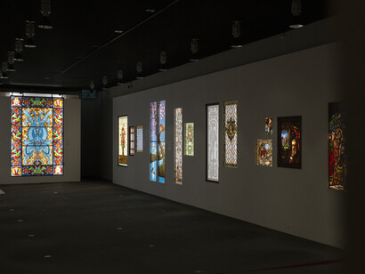 Various artists, Post tenebras lux, exhibition view. Courtesy of Musée Ariana