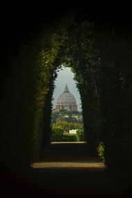 La cupola di S. Pietro vista da Piazza dei Cavalieri di Malta