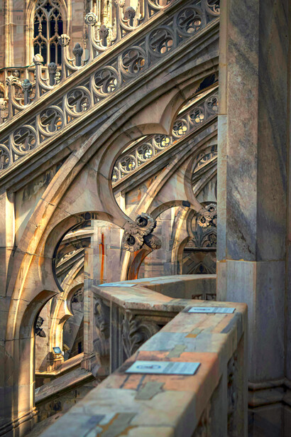  Seitliche Strebewerke an der Fassade der Mailänder Kathedrale, Italien