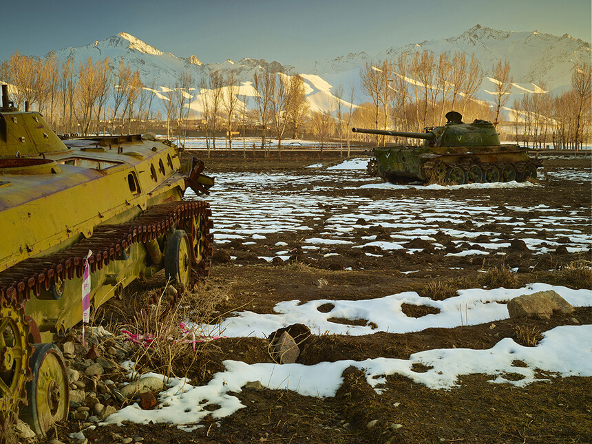 Simon Norfolk. Time Taken | Meer