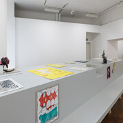 Verschiedene künstler, €AT – Contemporary Artist Things, ausstellungsansicht. Mit freundlicher genehmigung von Casino Luxemburg