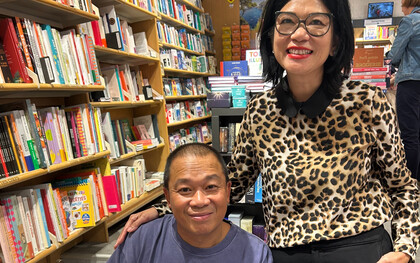 Plongez-vous dans son livre. Laissez-vous traverser, bousculer, vibrer par ses mots comme par ses traits électrisants