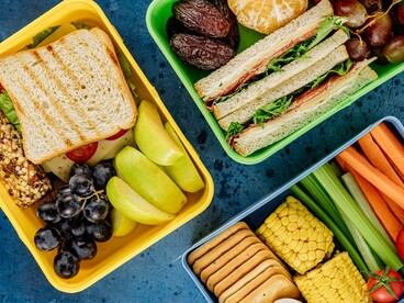 Kids’ lunchbox ideas featuring nutritious, nut-free, and vibrant school lunches
