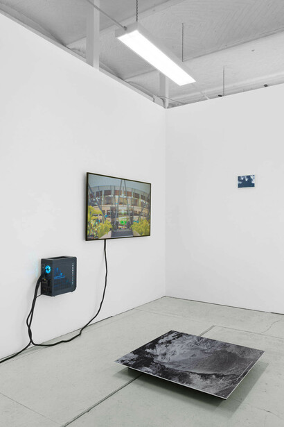 Various artists, drifts; exhibition view. Courtesy of Office Impart 