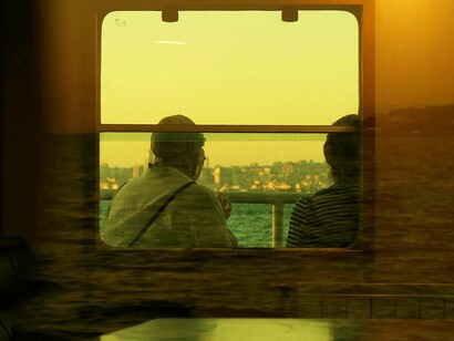 A ansiedade atormenta e compromete. Ela exige malabarismos, mentiras e resistência. Esperar o impossível é a repetição diária que se vivencia. Equivale a sobreviver sem alimentação, sem nutrientes. Esse processo é como uma autofagia. Para exercê-la é primeiro necessário se dividir entre o que existe e o que não existe, entre o que se deseja e o que acontece



