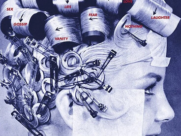 Barbara Kruger, Never perfect enough (tríptico), 2020. La decisión legal de tratar a la agresora como menor en conflicto con la ley redujo el hecho a “lesiones graves”, abriendo una brecha entre la calificación jurídica y la percepción moral del daño