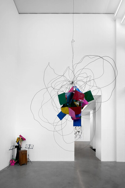Abraham Cruzvillegas, Splitogetherness: another groove, exhibition view. Courtesy of Galerie Thomas Schulte