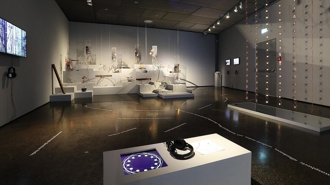 Various artists, Solids in revolution, exhibition view. Courtesy of Neue Galerie Graz