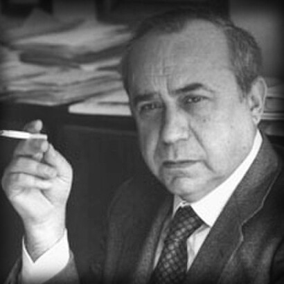 Nelle sue opere ha indagato il potere, la giustizia e la verità con sguardo critico e razionale