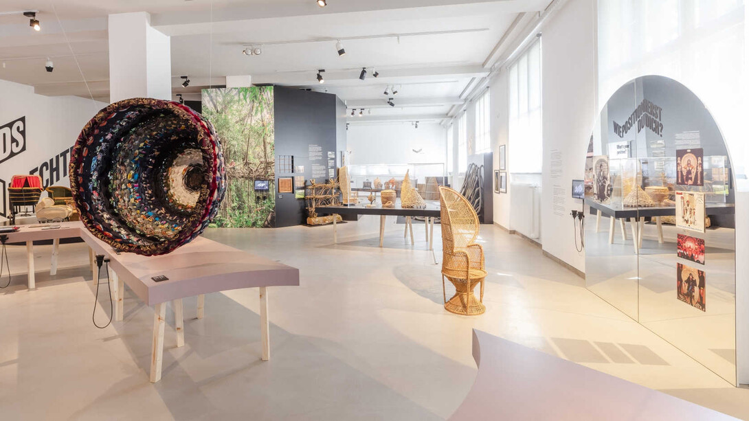 Various artists, All hands on, basketry! Exhibition view. Courtesy of Museum Europäischer Kulturen