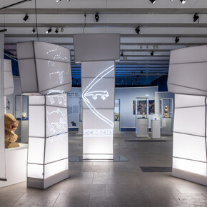 Gebaute gemeinschaft. Göbeklitepe, Taş tepeler und das leben vor 12.000 jahren, ausstellungsansicht. Mit freundlicher genehmigung der James-Simon-Galerie