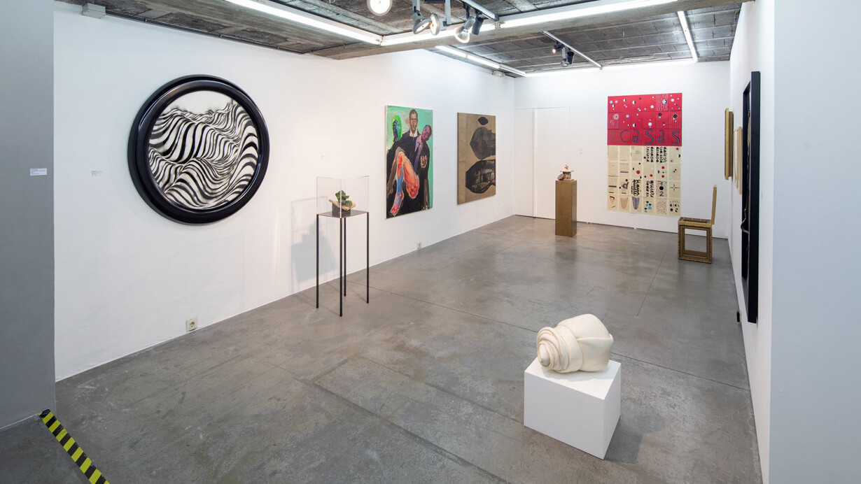 Varios artistas, 40 años de Trinta. Piezas que nunca debí haber vendido, vista de exhibición. Cortesía de Trinta Arte Contemporáneo