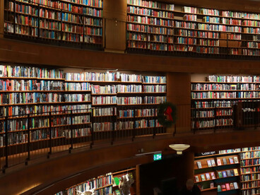 La vocación universitaria nace muchas veces del encuentro entre maestros, lecturas y comunidades académicas que enseñan a mirar la historia como una expresión profunda de la cultura y la libertad humana