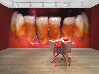 Maggi Hambling and Sarah Lucas, Ooo la la, exhibition view. Courtesy of Sadie Coles HQ
