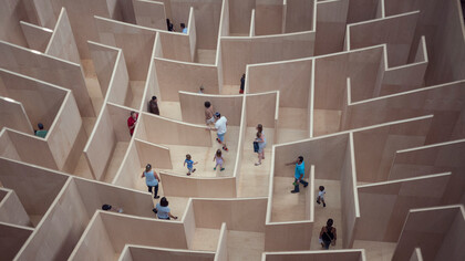 La complexité comme excuse : un labyrinthe mental plus qu’une réalité infranchissable