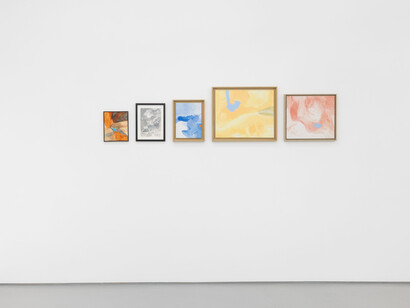 Various artists, Al tramonto, exhibition view. Courtesy of Galeria Vera Cortês