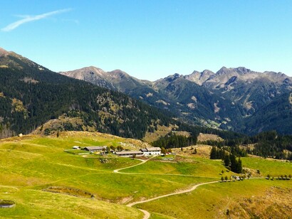 Filho de uma família pobre, dividia sua casa com dois irmãos, Antônio e Francisco, filhos do primeiro casamento do seu pai. Além disso, morava na mesma casa, sua avó, mãe de Francisco, já muito debilitada