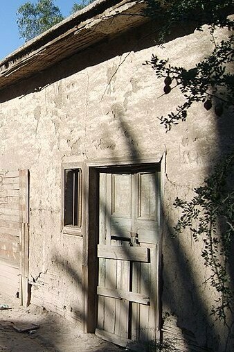 Casona abandonada en Los Loros, Tierra Amarilla, Atacama, Chile