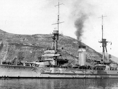 Al mando de la brigada de Ceuta estaba el general Leopoldo Saro Martín con 9.300 hombres que se dividieron en tres columnas bajo los mandos de los coroneles Francisco Franco, Miguel Campins y Martín González.   Acorazado Alfonso XIII (rebautizado España en 1931) a comienzo de la década 1920