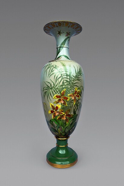 Art and botany: vases from the imperial porcelain manufactory, late nineteenth to early twentieth century. From the christmas gift series. Courtesy of the State Hermitage Museum
