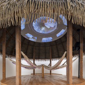 Tabita Rezaire, Des/astres, vue de l'exposition. Avec l'aimable autorisation de la Fondation Louis Vuitton
