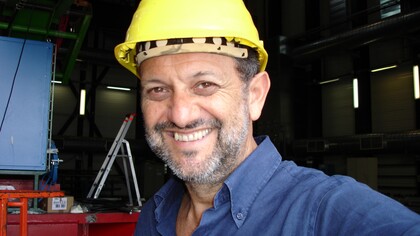 Guido Tonelli ha partecipato ed è stato portavoce dell'esperimento CMS presso il CERN, che ha portato alla scoperta del bosone di Higgs. Qui in una foto del CERN