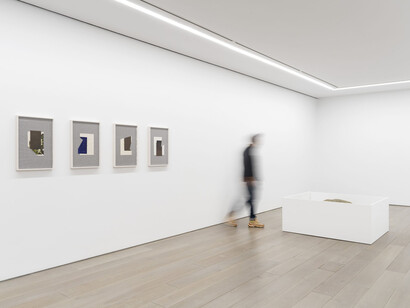 Elleza Kelley, Soft tremulous light, exhibition view. Courtesy of Perrotin Gallery