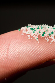 Microgranuli di plastica presenti nelle acque