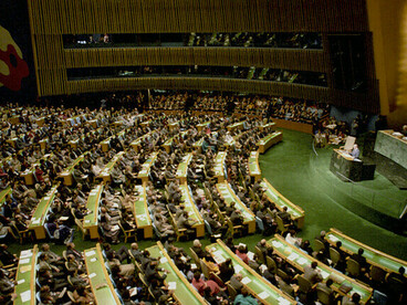 Durante décadas, la Naciones Unidas funcionó como un foro donde los conflictos entre grandes potencias podían canalizarse por vías diplomáticas, incluso en los momentos más tensos de la Guerra Fría