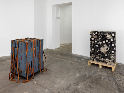 Arman, all that remains, exhibition view. Courtesy of Galerie Vallois