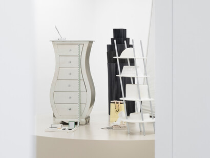 Weronika Guenther, Prada blue, exhibition view. Courtesy of Galeria Monopol