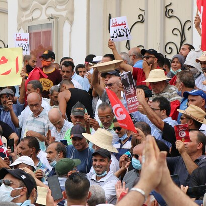 Le proteste riflettono non solo rabbia politica, ma anche un forte malcontento sociale e civile: la gente chiede il ripristino della democrazia, delle libertà fondamentali e il rispetto dei diritti civili