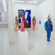 Donna Huanca, Las niñas del altiplano, vista de exhibición. Cortesía de Travesía Cuatro