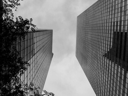 Citizens look up, but corporations look down: the imbalance of modern governance