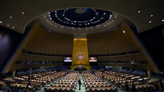 La paz mundial enfrenta hoy amenazas sin precedentes, debido a la fragmentación del orden internacional y la creciente tensión entre potencias hegemónicas y actores regionales