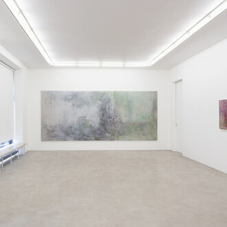 Heli Hiltunen, Sinä saat istua tyhjän päällä ja pitää ilmasta kiinni, exhibition view. Courtesy of Galerie Anhava