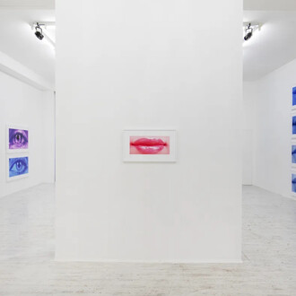 Sam Samore, Schizophrenic beauty (Continued), veduta della mostra. Cortesia di Thomas Brambilla