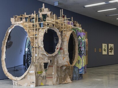 Rob Voerman, Entropic empire, ausstellungsansicht. Mit freundlicher genehmigung des Museum der Moderne