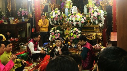 On the occasion of the annual spring festival in Vietnam, artists, along with mediums and spirit mediums from various local communities across the country, participated in Hau Dong performance