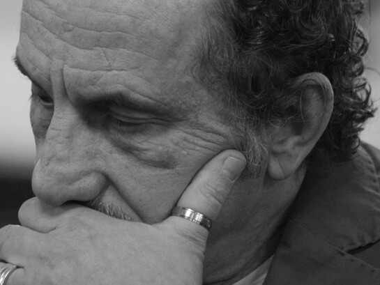 Pino Roveredo è stato uno scrittore e drammaturgo italiano nato a Trieste 