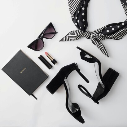 Nel Novecento, la moda e il design trasformarono il lusso in un fenomeno culturale e mediatico, accessibile a un pubblico più ampio