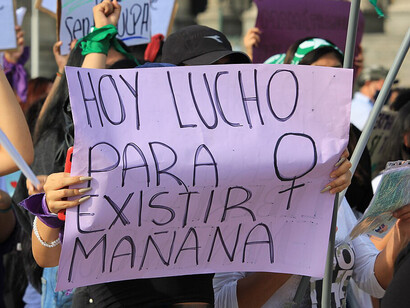 Más que flores o felicitaciones, las movilizaciones exigen respuestas estructurales y sostienen la vigencia de la lucha colectiva