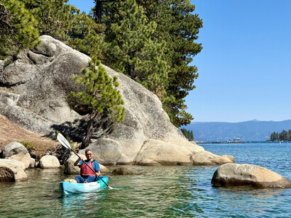 Kayaking on Lake Tahoe’s Emerald Bay, California ® Remy Blıumenfeld