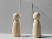 As comparações entre irmãos, primos, colegas de escola e vizinhos são antigas e, acredito, devem ter contribuído para o desenvolvimento de inúmeras gerações humanas, com aspectos positivos e negativos também. Quem nunca se sentiu um pouco desvalorizado quando um parente ou professor, por exemplo, nos comparava com algum de nossos colegas que faziam determinada tarefa melhor do que a gente?