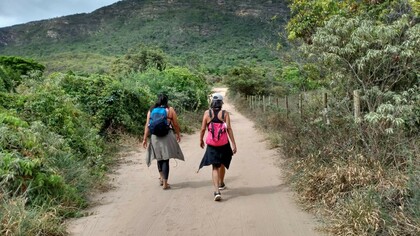 Mulheres Diamantinas é uma iniciativa de arte-cultura e cura, integrativa, prática, instrutiva e inspiradora, que reúne Mulheres com a Dança, a Natureza e os Elementos criativos e culturais de ambas, com o propósito de fortalecer a Autonomia e a Presença artística e atuante de Mulheres rurais no cenário cultural do Vale do Capão, distrito rural de Caeté Açú / Palmeiras / Chapada Diamantina, além de ampliar a visibilidade para o mundo, por meio de comunicação e mídias digitais, visa beneficiar a expressividade e saúde dos corpos femininos, bem como abrir espaço para formação de base, a partir da criação de rede de apoio transdisciplinar, inicialmente através de comunidade digital