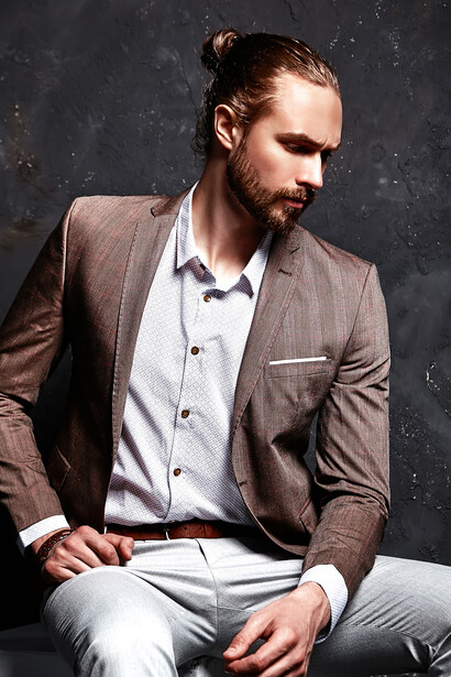 A pesar de los avances en igualdad de género, lo alarmante es que los modelos masculinos más visibles y consumidos siguen reforzando la lógica o el modelo de la masculinidad hegemónica