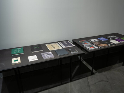 Antoni Muntadas, Otros miedos, vista de exhibición. Cortesía del Museo Universidad de Navarra