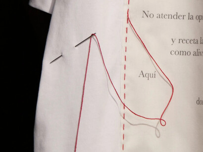 Ana María Caballero, Entre domingo y domingo, vista de exhibición. Cortesía de Max Estrella