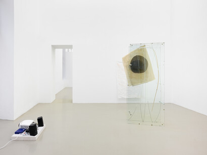 Nora Schultz, Now and the non-watch, exhibition view. Courtesy of Galerie Meyer Kainer. Photo by © Simon Veres 