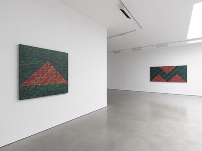 Ding Yi, The road to heaven, exhibition view. Courtesy of Lisson Gallery © Ding Yi